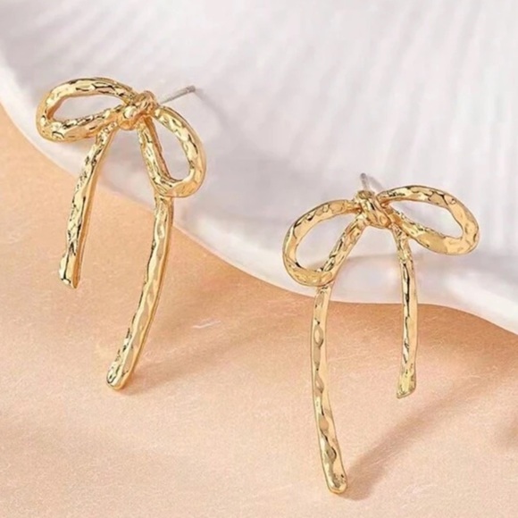 gold Bow coquette earrings - Picture 2 of 4